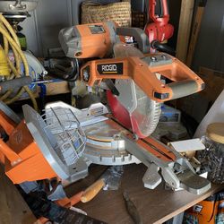 Ridgid Sliding,lazer Pointing table Saw And Spot Light 