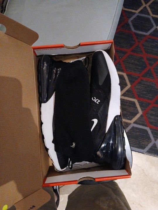 Air Max 270 Size 12 Women's Mens 10.5