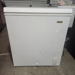 Idylis 5 Cubic Feet Freezer 