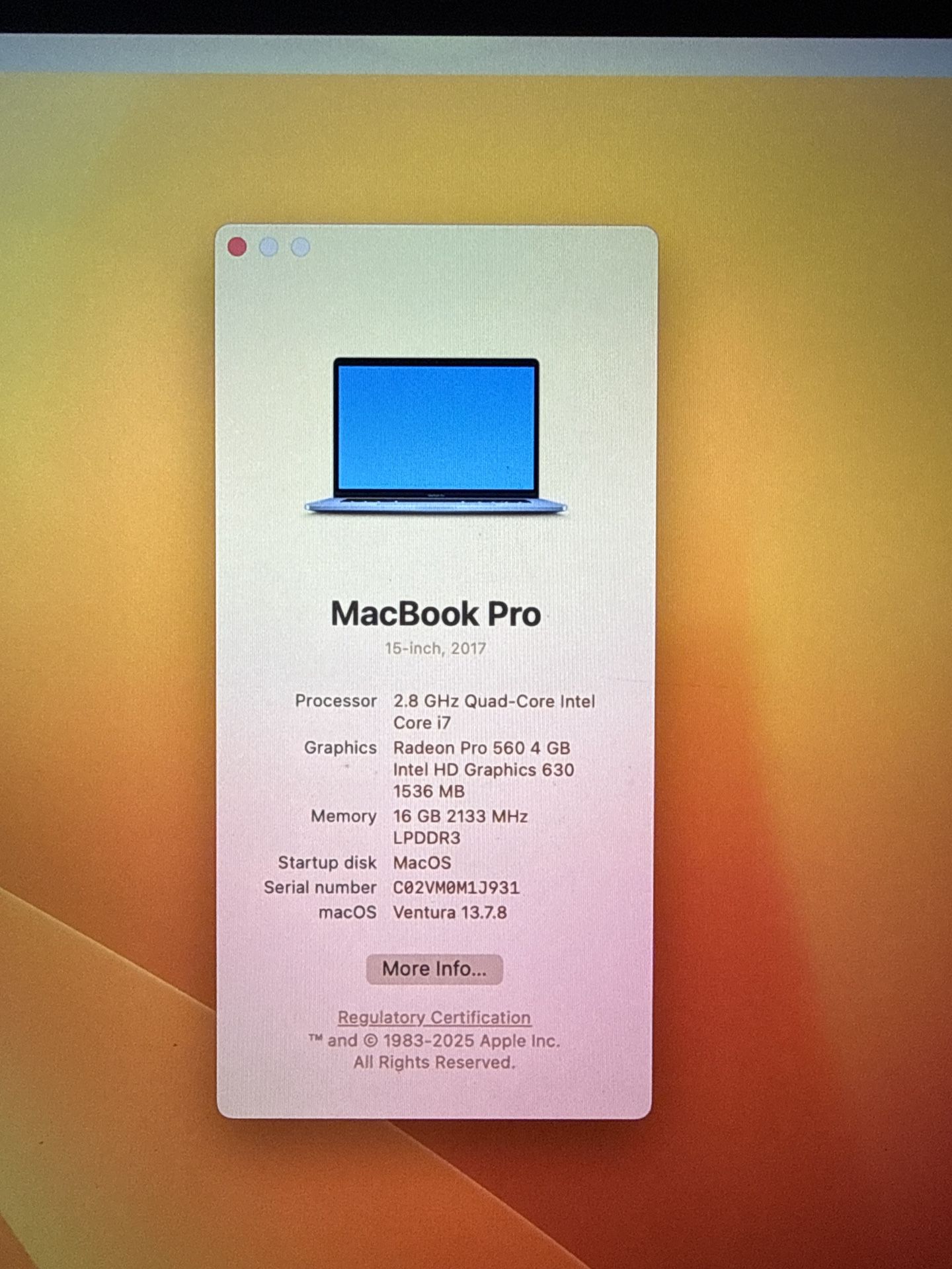 MacBook Pro 15” (2017) : i7 / 16GB / Radeon Pro / New Battery