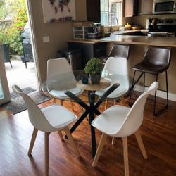 Modern Scandinavian Dining Chairs – Set of 4