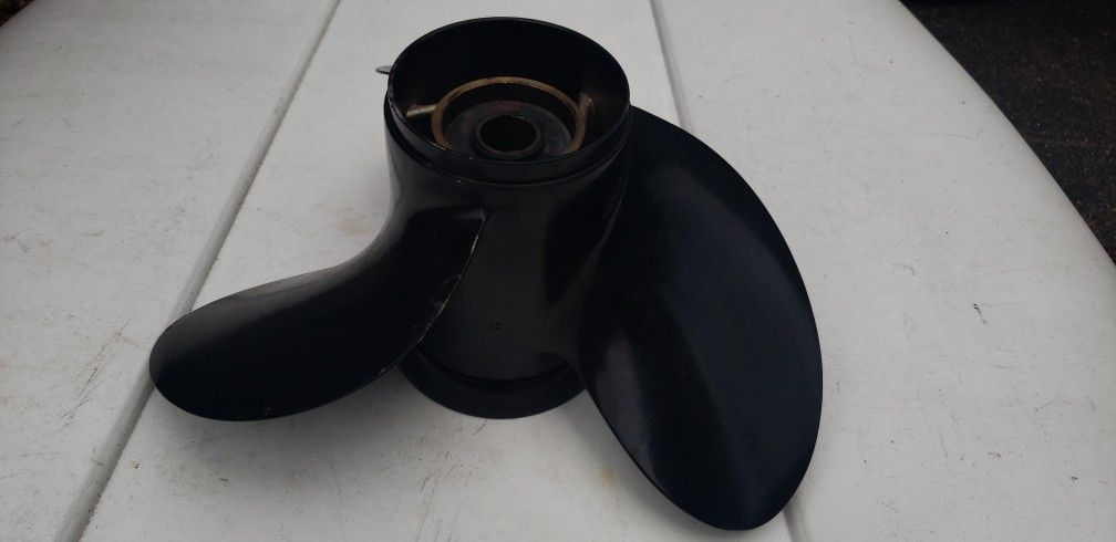 Boat Propeller ( 15 X 17 )