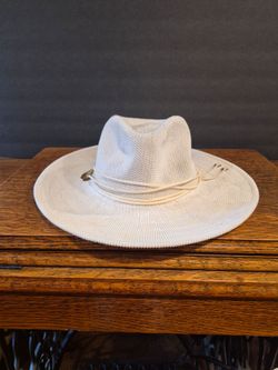 Women's Lightweight Woven Straw Fedora Sun Hat