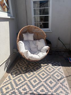 Outdoor egg chair