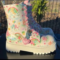 dolls Kill Boots New size 7, fits like 6.5