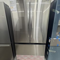 SAMSUNG 32 cu. ft. Mega Capacity 3-Door French Door Refrigerator 