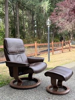 EKORNES STRESSLESS® ADMIRAL RECLINER & OTTOMAN - CHOCOLATE