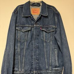 Levi’s Jean Jacket Used Good Contains Size Medium Men 