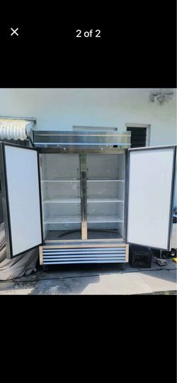 New Maxx Cold 2-Door Commercial Reach-In Refrigerator Refrigerador