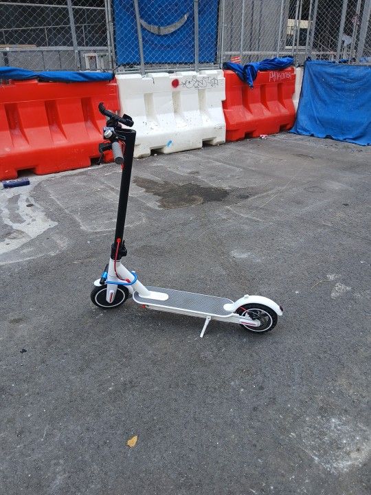 YouFs Scooter 30mph LED Party Light & Headlight