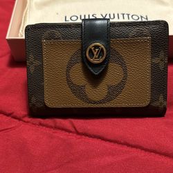 Louis Vuitton Compact Wallet 