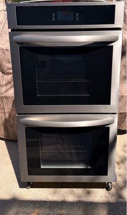 Double electric wall oven NEW 27”