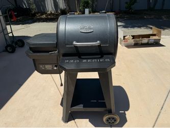 Pitt Boss Smoker