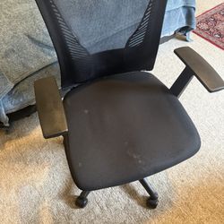 Black Mesh Ergonomic Office Chair - Adjustable Height & Lumbar Support