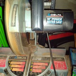 Tool.  Miter Saw Delta 10" Miter Saw.  Cash Porch Pickup Redmond 