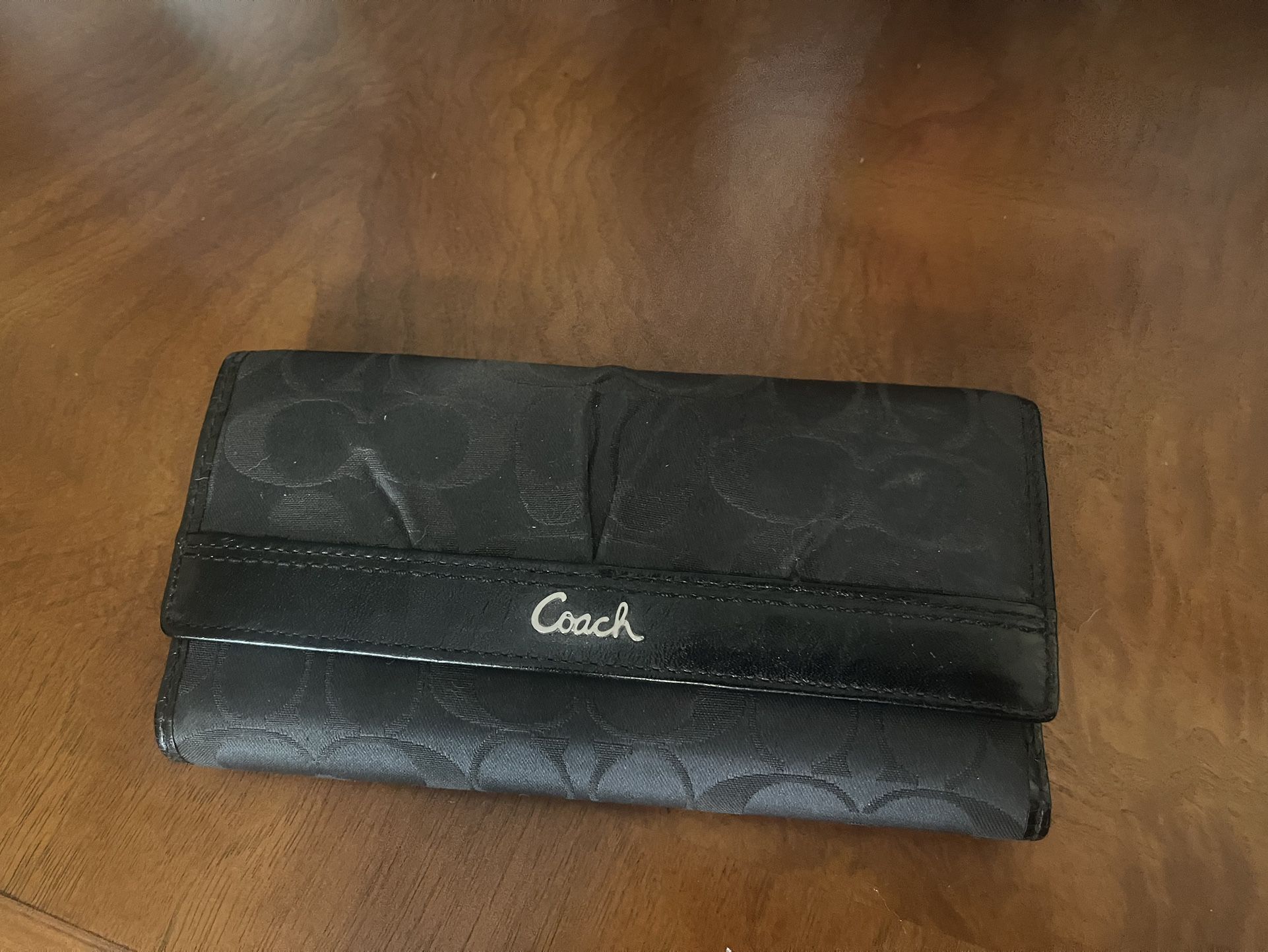 Women’s Coach Wallet With Checkbook Holder