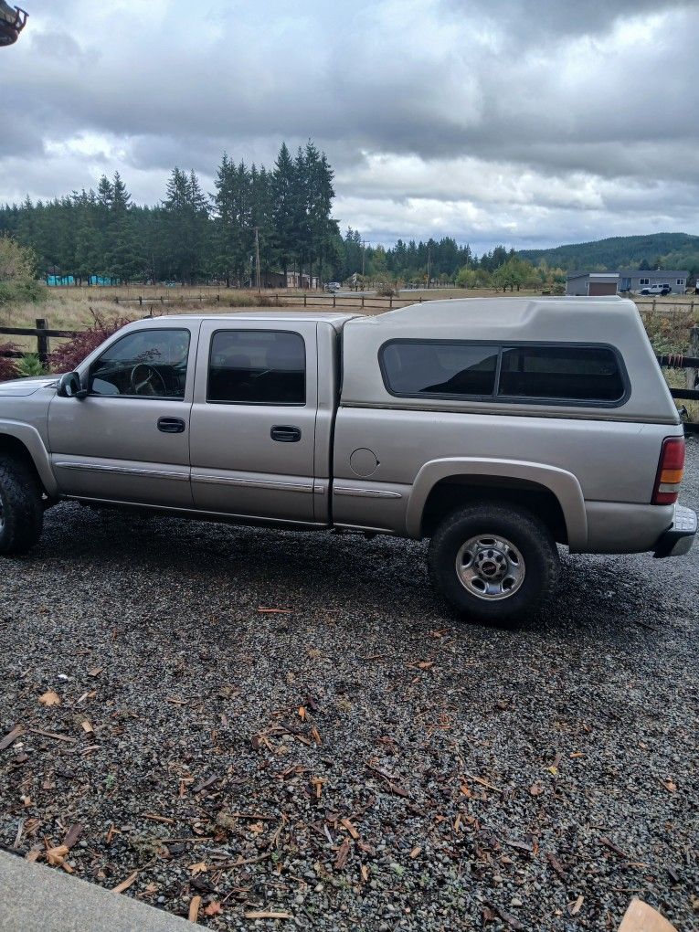 2002 GMC 2500 HD PICK UP TRUCK