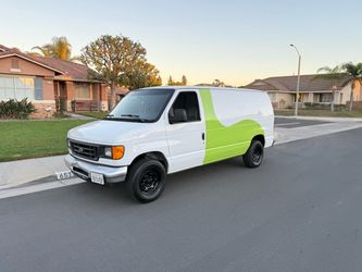 2005 Ford Econoline E-150 Cargo Van