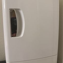 Mini Makeup Fridge 