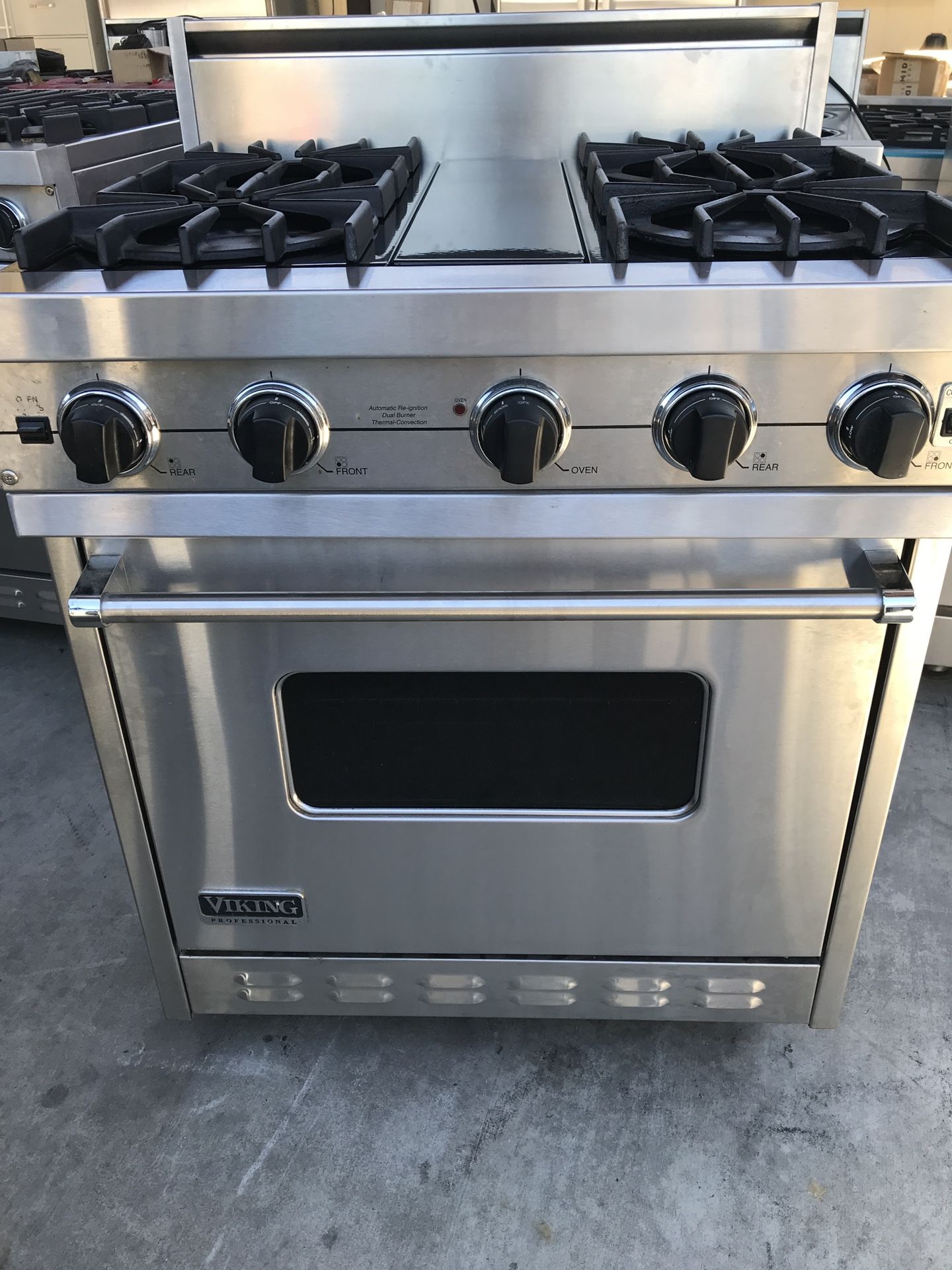 VIKING Professional Stove 30”