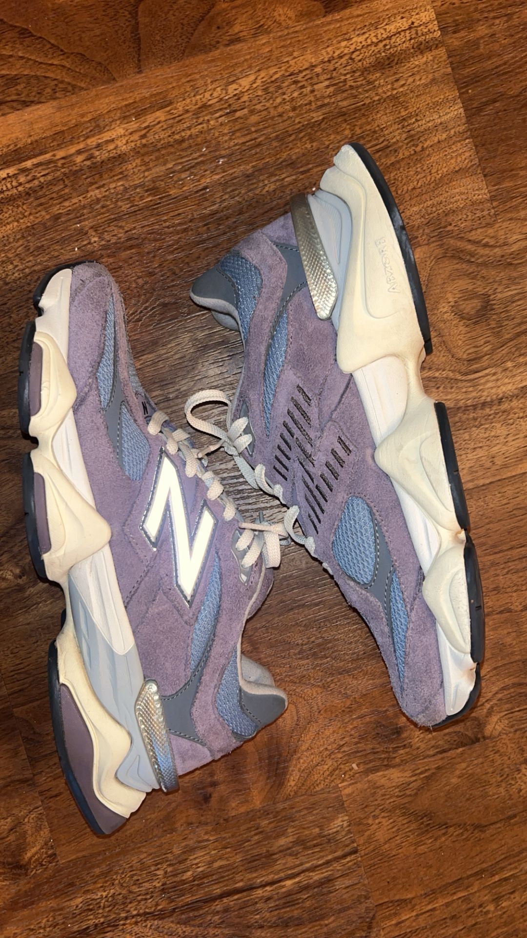 New Balance 9060 “shadow” (Men’s 8)