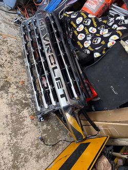 Chevy Silverado grille OEM