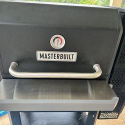 INSANE  Sale Price Will Go Up On August 12. Masterbuilt Gravity Series 1050 + Free accessories! (Slightly Negotiable)