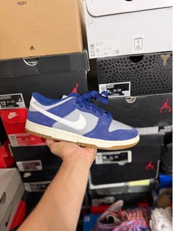 Nike Dunk Low SE Deep Royal Blue Gum size 9 VNDS
