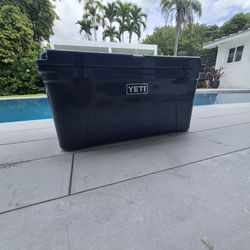 YETI Tundra 65 Cooler Navy