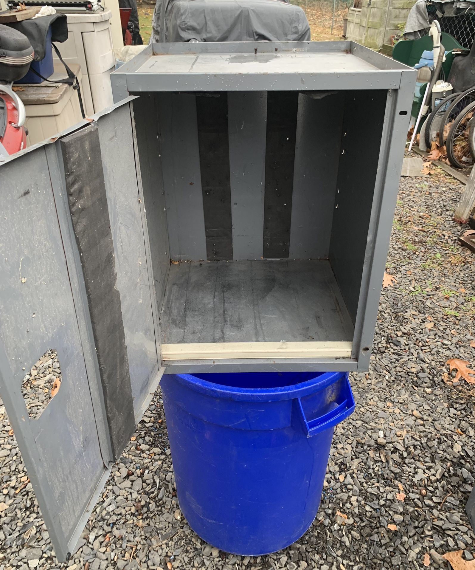 metal shop/garage storage cabinet 24”H 18”deep 18 1/2 wide “has dents & scratches