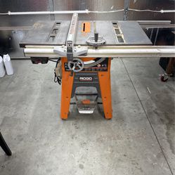 Ridgid TS3650 Contractor’s Table Saw