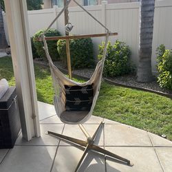 Handing Chair