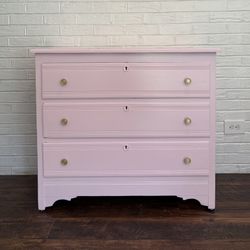Vintage 3 Drawer Chest/Dresser