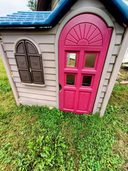Kids Plastic Outdoor Playhouse