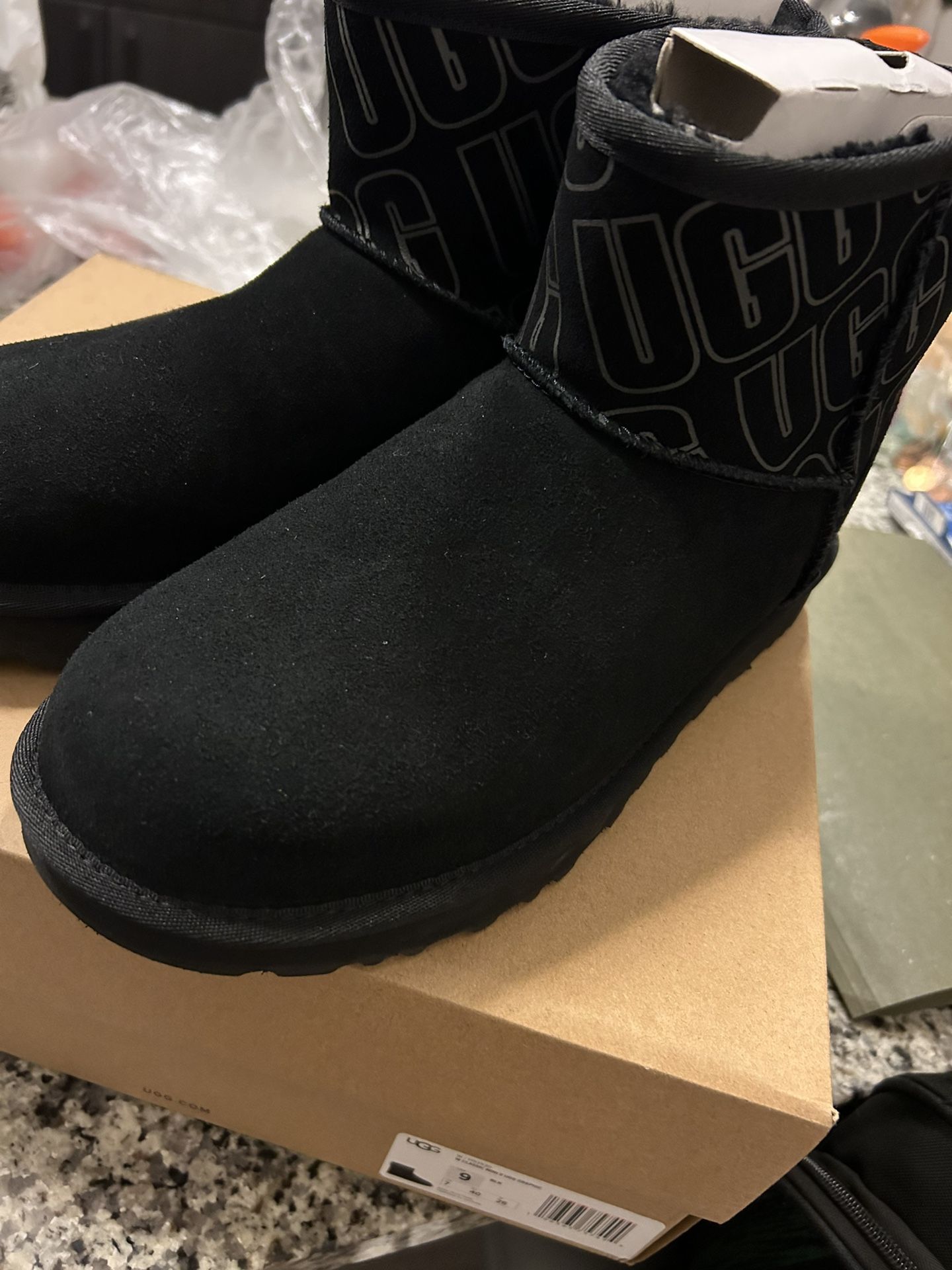 Ugg Mini 