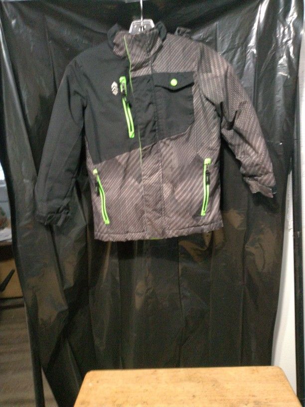 Free Country Boys Winter Jacket With Removable Hood. Size 5/6. XS.