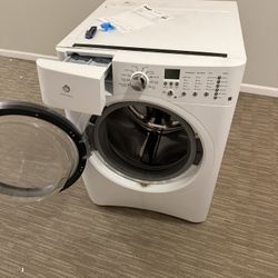 Electrolux front load Washer 