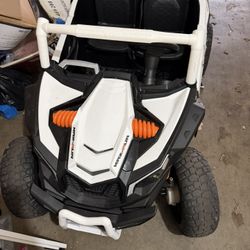 Selling this beautiful Kids Car 