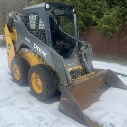 John Deere 318G