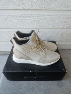 Shoe