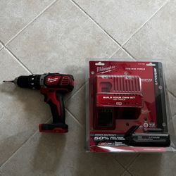Milwuakee Hammer Drill Kit 