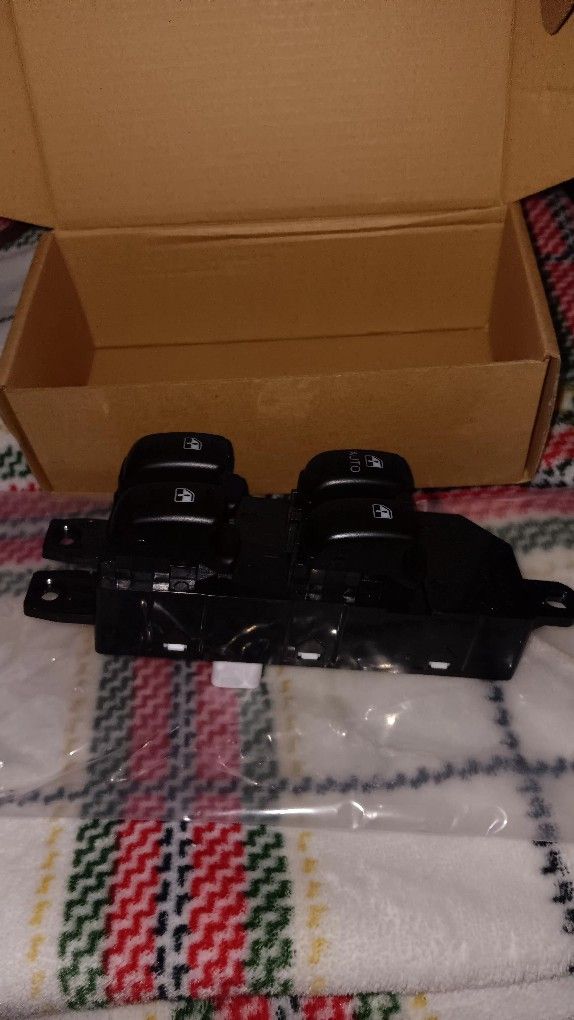 Hyundai Santa Fe 2001-2006 Front Driver Window Switch