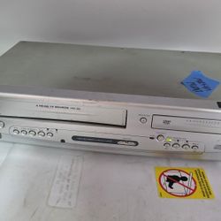 Sylvania DV220SL8 DVD VCR Combo Recorder Player 4 Head Works Great! (No Remote)