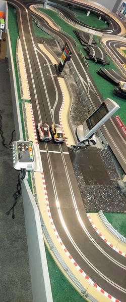Scalextric  digital 32nd scal slot car track