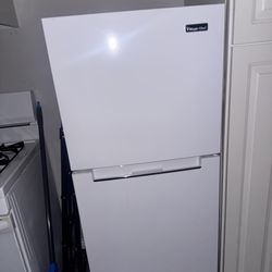 Magic chef refrigerator
