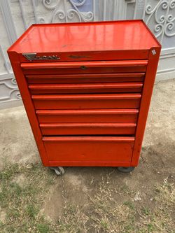 Toolbox dim 27”x18”x38”