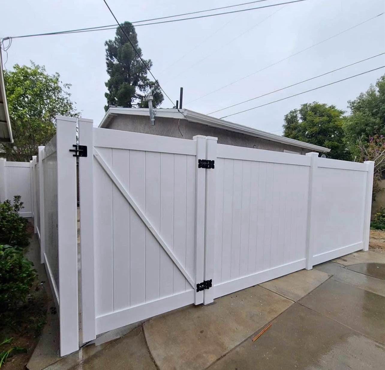 Tan White Color Vinyl Vinyl fence: white vinyl fence gate vinyl topper fence white front yard side yard fence