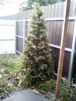 Christmas Tree ARTIFICIAL 8 Ft