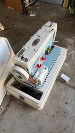 Vintage Sewing Machine with Carry Case