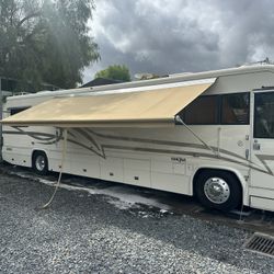 2000 Country Coach Magna Millennium 40